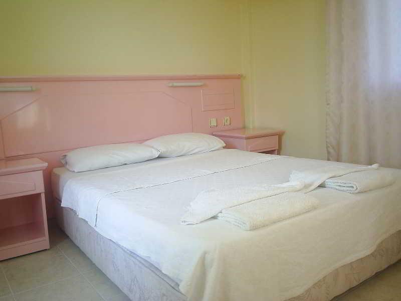 Gorkem Hotel & Apartments Oludeniz Exterior photo